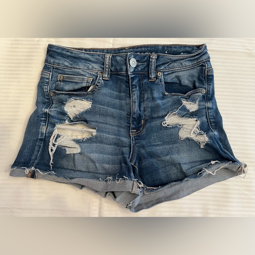 American Eagle Outfitters Women’s Size 6 Distressed Denim Blue Jean Shorts